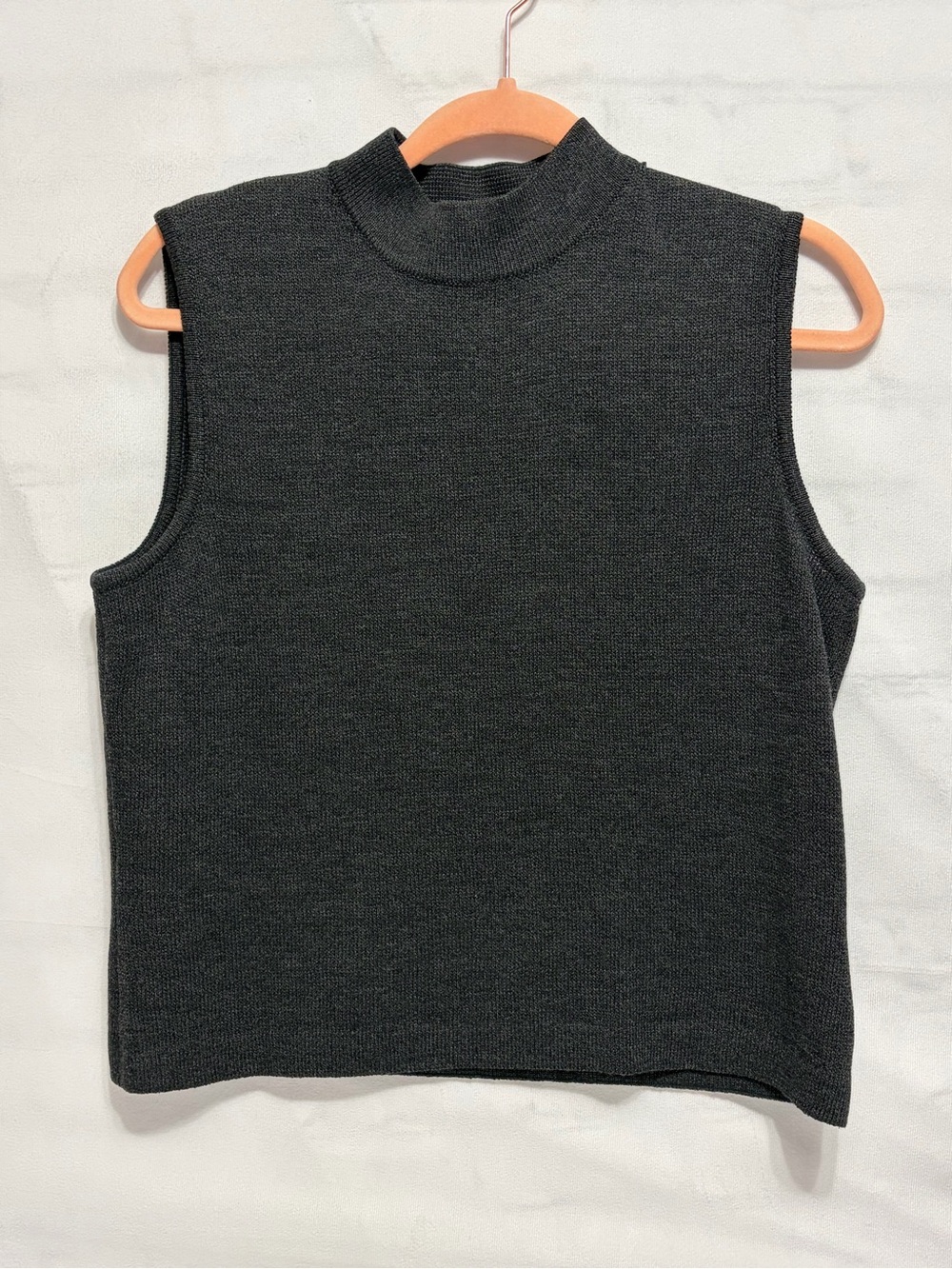 VTG St. John Basics Charcoal Grey Mock Neck Top Knit Sleeveless Classic Preppy S